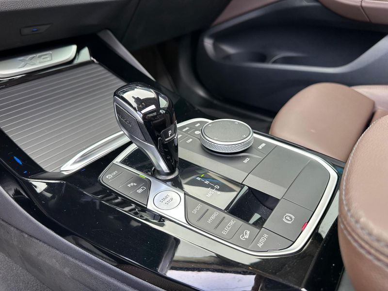 BMW X3 XDRIVE 30e X-Line Turbo Aut (HÃ­b.) 2022/2023 CONCEPT MOTORS PASSO FUNDO / Carros no Vale