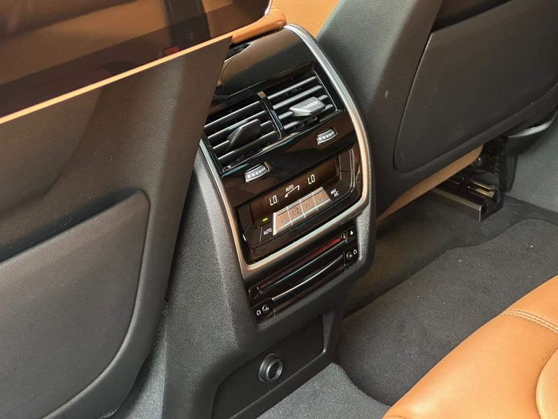 BMW X6 XDRIVE 40i M Sport 3.0 Bi-Turbo 2020/2021 CONCEPT MOTORS PASSO FUNDO / Carros no Vale