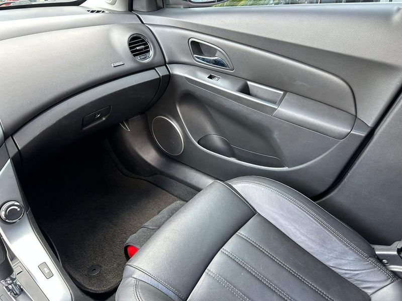 Chevrolet Cruze HB Sport LT 1.8 16V FlexP 5p Aut 2012/2012 CONCEPT MOTORS PASSO FUNDO / Carros no Vale