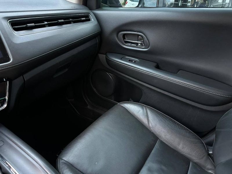 Honda HR-V EXL 1.8 Flexone 16V 5p Aut. 2017/2018 CONCEPT MOTORS PASSO FUNDO / Carros no Vale