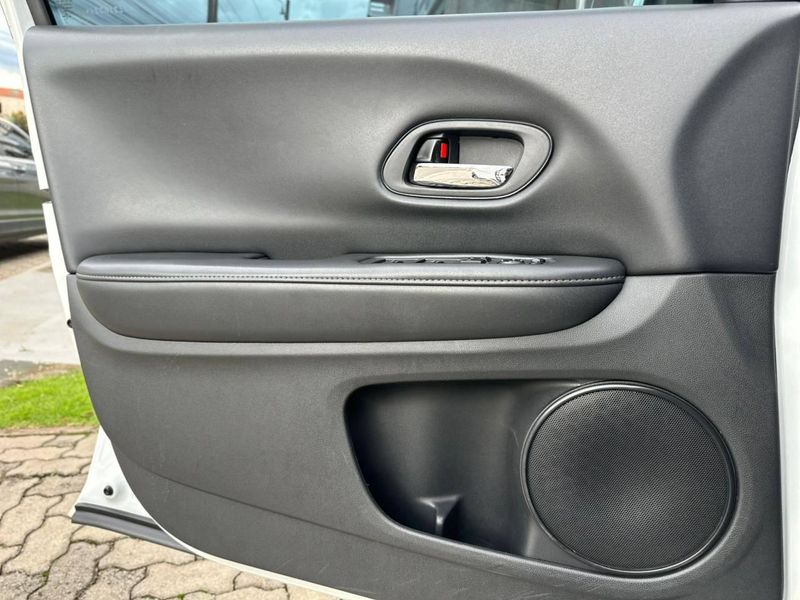 Honda HR-V EXL 1.8 Flexone 16V 5p Aut. 2017/2018 CONCEPT MOTORS PASSO FUNDO / Carros no Vale