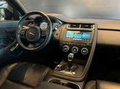 Jaguar E-Pace R-Dyn SE 2.0 AWD 250cv Aut/Flex. 2018/2018 CONCEPT MOTORS PASSO FUNDO / Carros no Vale