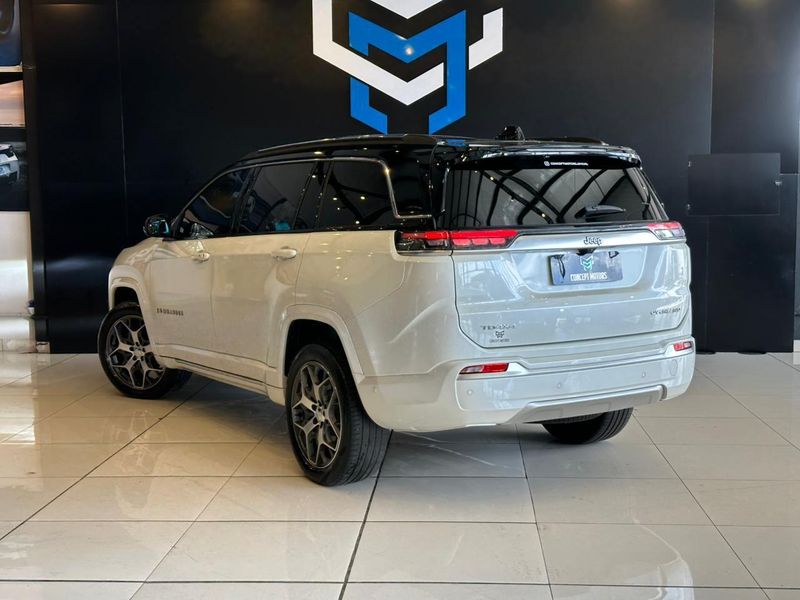 Jeep Commander Overl TD380 2.0 4×4 Die Aut. 2022/2023 CONCEPT MOTORS PASSO FUNDO / Carros no Vale