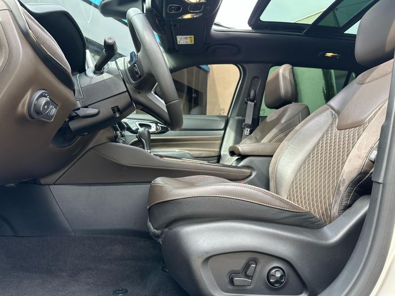 Jeep Commander Overland T270 1.3 TB Flex Aut. 2021/2022 CONCEPT MOTORS PASSO FUNDO / Carros no Vale