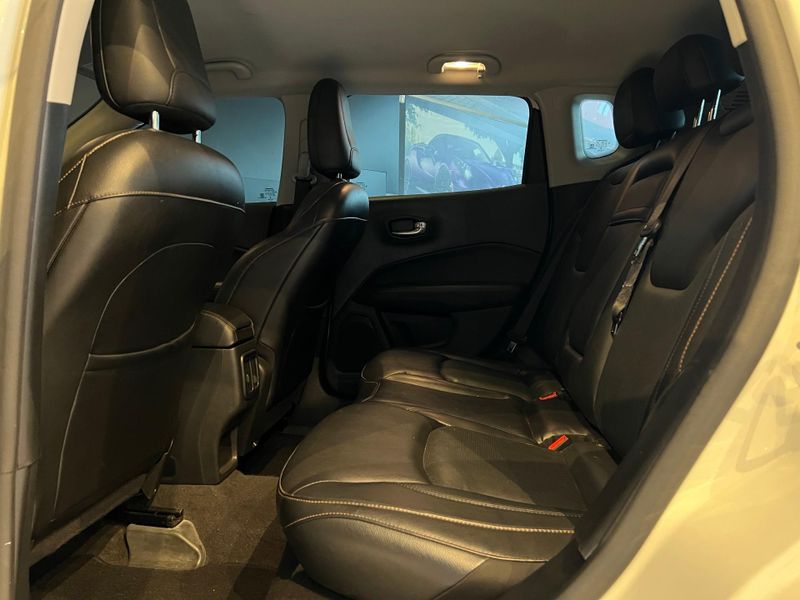 Jeep Compass LIMITED 2.0 4×2 Flex 16V Aut. 2018/2019 CONCEPT MOTORS PASSO FUNDO / Carros no Vale Jeep Compass LIMITED 2.0 4×2 Flex 16V Aut. 2018/2019 CONCEPT MOTORS PASSO FUNDO / Carros no Vale