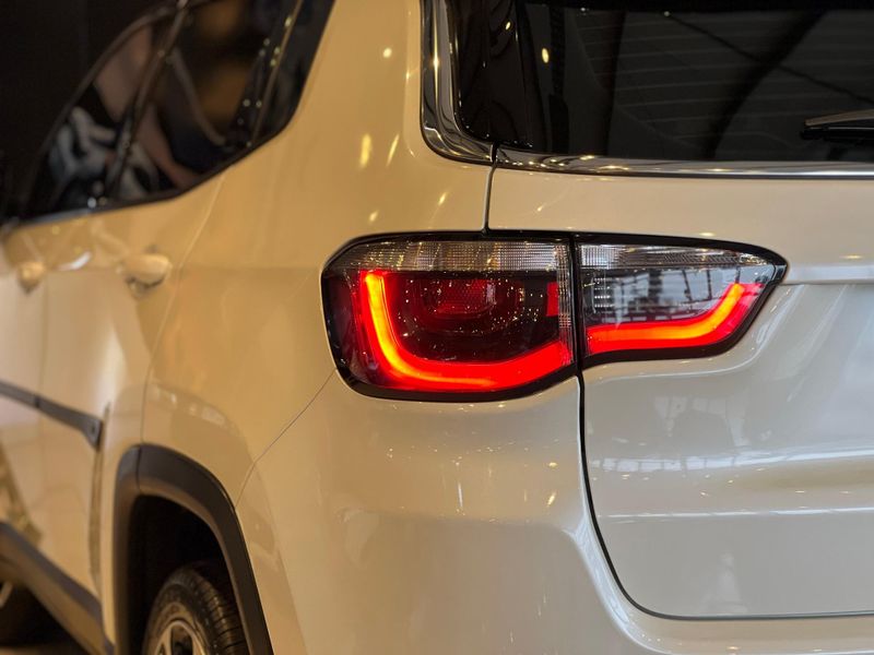 Jeep Compass LIMITED 2.0 4×2 Flex 16V Aut. 2018/2019 CONCEPT MOTORS PASSO FUNDO / Carros no Vale Jeep Compass LIMITED 2.0 4×2 Flex 16V Aut. 2018/2019 CONCEPT MOTORS PASSO FUNDO / Carros no Vale