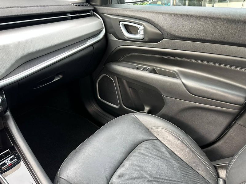 Jeep Compass LONG T270 1.3 TB 4×2 Flex Aut. 2022/2022 CONCEPT MOTORS PASSO FUNDO / Carros no Vale Jeep Compass LONG T270 1.3 TB 4×2 Flex Aut. 2022/2022 CONCEPT MOTORS PASSO FUNDO / Carros no Vale