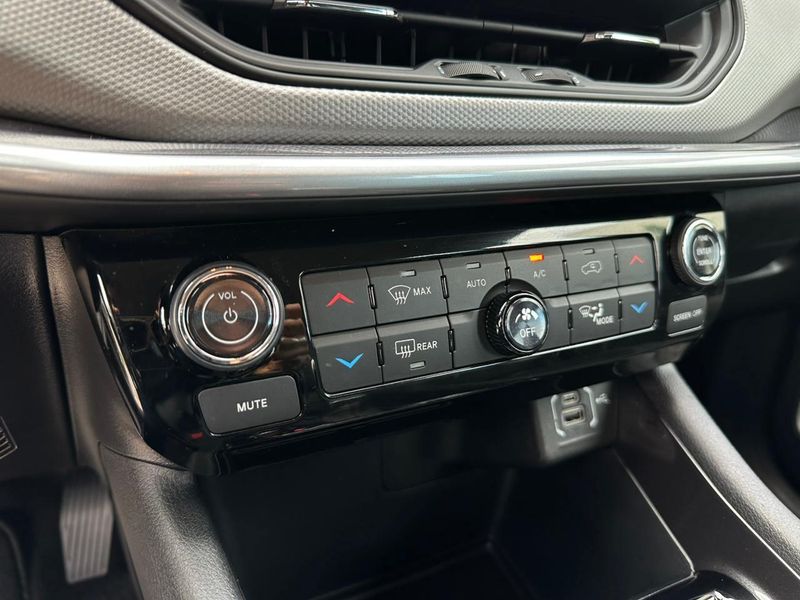 Jeep Compass LONG T270 1.3 TB 4×2 Flex Aut. 2022/2022 CONCEPT MOTORS PASSO FUNDO / Carros no Vale Jeep Compass LONG T270 1.3 TB 4×2 Flex Aut. 2022/2022 CONCEPT MOTORS PASSO FUNDO / Carros no Vale