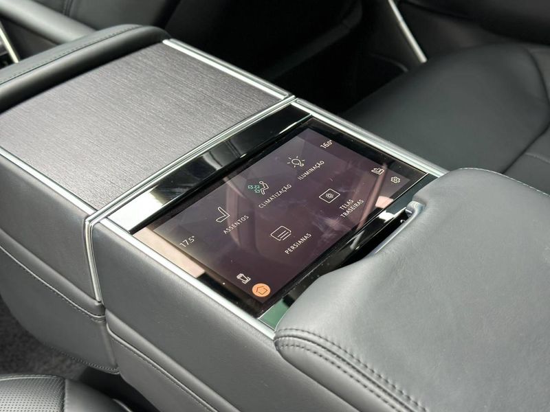 Land Rover Range Rover Range R First Ed.3.0 350cv Die.(Hib.) 2022/2023 CONCEPT MOTORS PASSO FUNDO / Carros no Vale