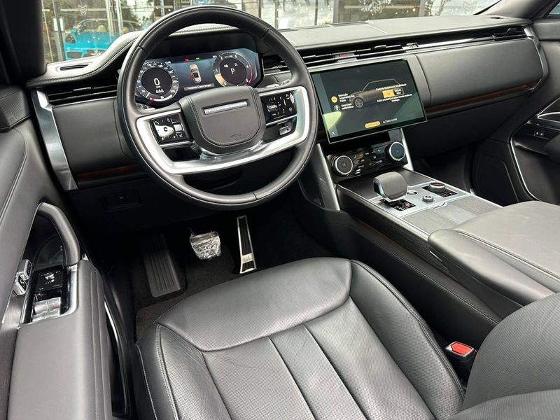 Land Rover Range Rover Range R First Ed.3.0 350cv Die.(Hib.) 2022/2023 CONCEPT MOTORS PASSO FUNDO / Carros no Vale