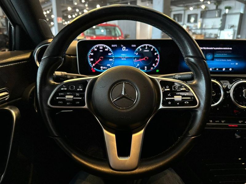 Mercedes-Benz Classe A A 250 2.0 TB Sport Aut. 2018/2019 CONCEPT MOTORS PASSO FUNDO / Carros no Vale