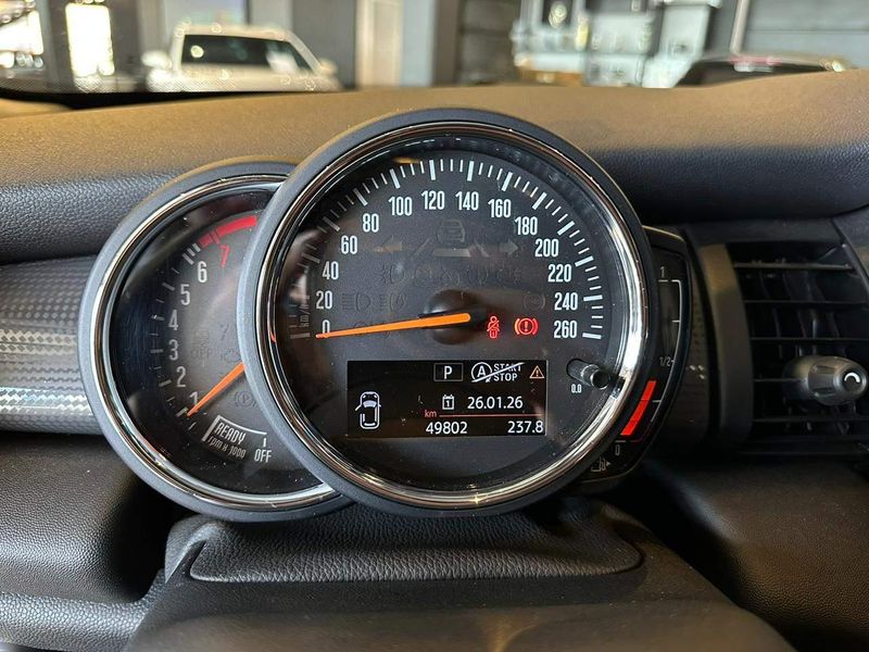 Mini Cooper 1.5 Turbo 12V 3p Aut. 2018/2019 CONCEPT MOTORS PASSO FUNDO / Carros no Vale Mini Cooper 1.5 Turbo 12V 3p Aut. 2018/2019 CONCEPT MOTORS PASSO FUNDO / Carros no Vale