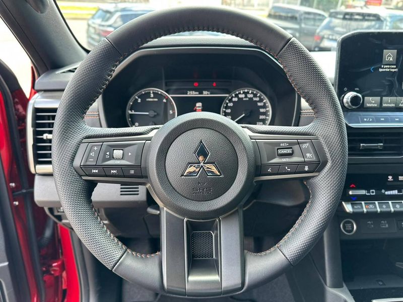 Mitsubishi Triton Katana 2.4 CD 4×4 TB Diesel Aut. 2025/2026 CONCEPT MOTORS PASSO FUNDO / Carros no Vale