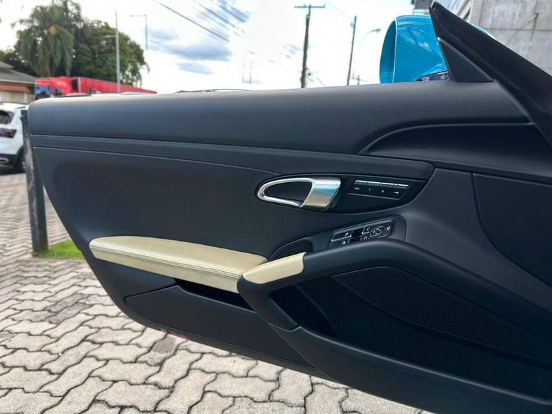 Porsche 718 Boxster S 2.5 350cv 2016/2017 CONCEPT MOTORS PASSO FUNDO / Carros no Vale Porsche 718 Boxster S 2.5 350cv 2016/2017 CONCEPT MOTORS PASSO FUNDO / Carros no Vale