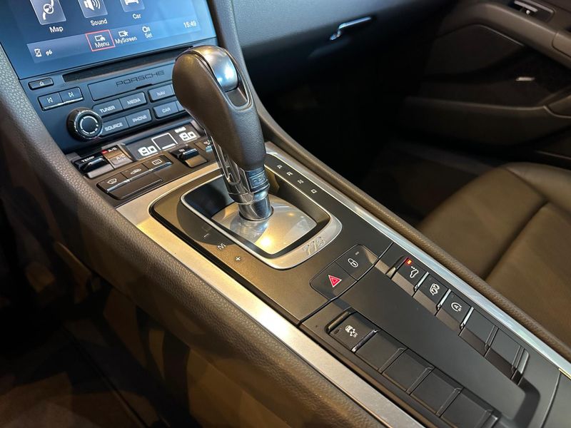 Porsche 718 Cayman 2.0 300cv 2018/2018 CONCEPT MOTORS PASSO FUNDO / Carros no Vale