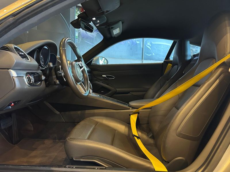 Porsche 718 Cayman 2.0 300cv 2018/2018 CONCEPT MOTORS PASSO FUNDO / Carros no Vale