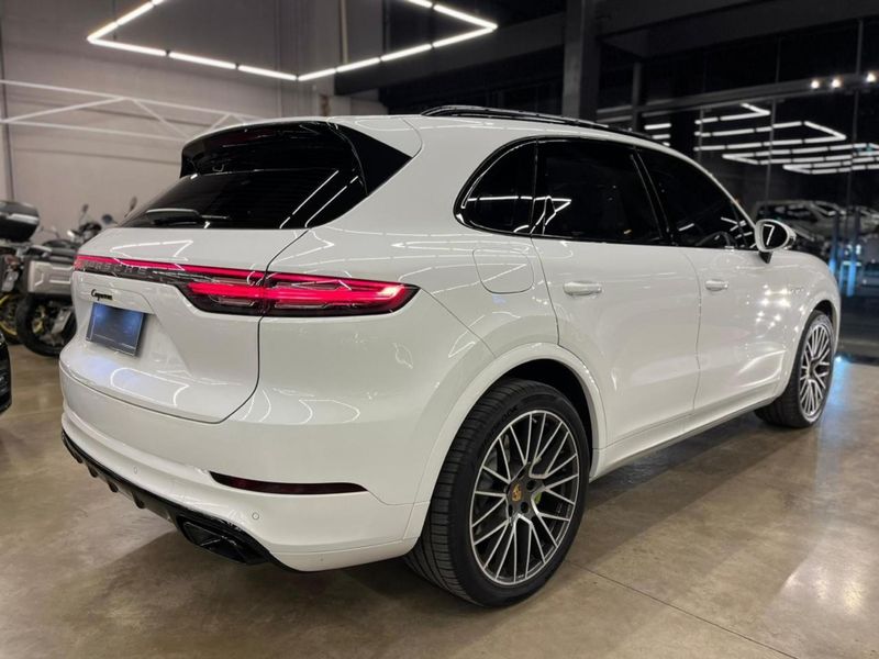 Porsche Cayenne 3.0 V6 (HÃ­brido) 2022/2022 CONCEPT MOTORS PASSO FUNDO / Carros no Vale