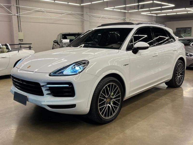 Porsche Cayenne 3.0 V6 (HÃ­brido) 2022/2022 CONCEPT MOTORS PASSO FUNDO / Carros no Vale
