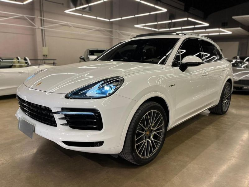 Porsche Cayenne 3.0 V6 (HÃ­brido) 2022/2022 CONCEPT MOTORS PASSO FUNDO / Carros no Vale