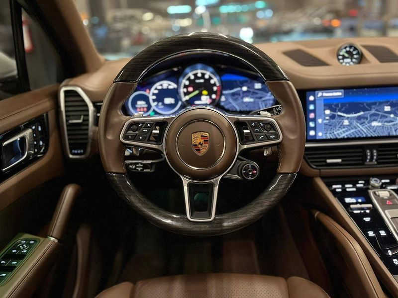 Porsche Cayenne 3.0 V6 (HÃ­brido) 2022/2022 CONCEPT MOTORS PASSO FUNDO / Carros no Vale