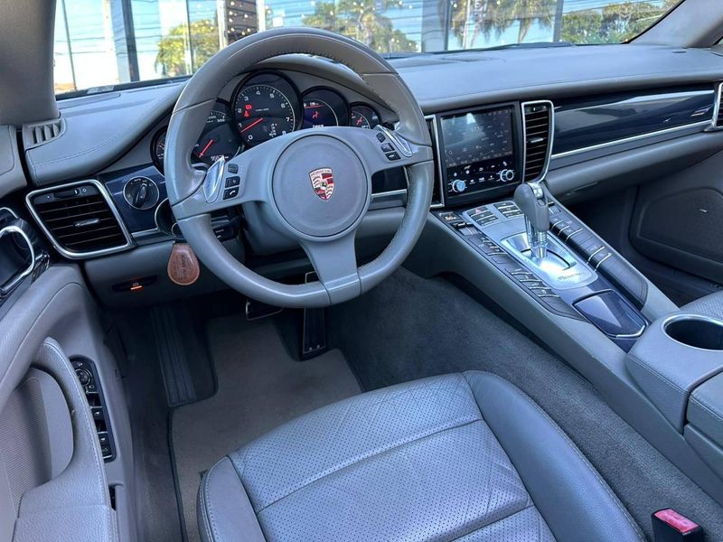 Porsche Panamera 3.6 V6 300cv/310cv 2011/2012 CONCEPT MOTORS PASSO FUNDO / Carros no Vale