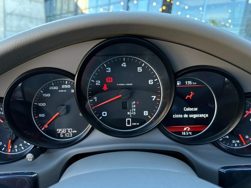 Porsche Panamera 3.6 V6 300cv/310cv 2011/2012 CONCEPT MOTORS PASSO FUNDO / Carros no Vale