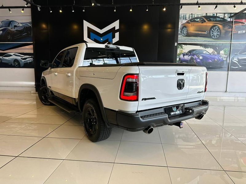 Ram 1500 REBEL 5.7 HEMI CD V8 4×4 Aut. 2021/2021 CONCEPT MOTORS PASSO FUNDO / Carros no Vale