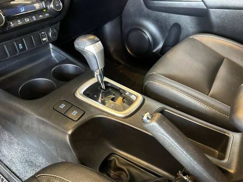 Toyota Hilux CD SRV 4×2 2.7 Flex 16V Aut. 2016/2017 CONCEPT MOTORS PASSO FUNDO / Carros no Vale