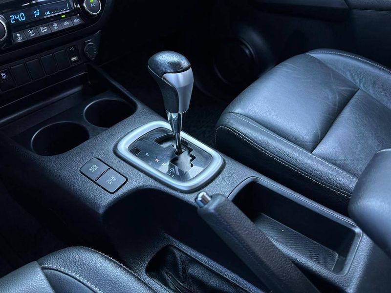 Toyota Hilux CD SRV 4×2 2.7 Flex 16V Aut. 2021/2021 CONCEPT MOTORS PASSO FUNDO / Carros no Vale Toyota Hilux CD SRV 4×2 2.7 Flex 16V Aut. 2021/2021 CONCEPT MOTORS PASSO FUNDO / Carros no Vale