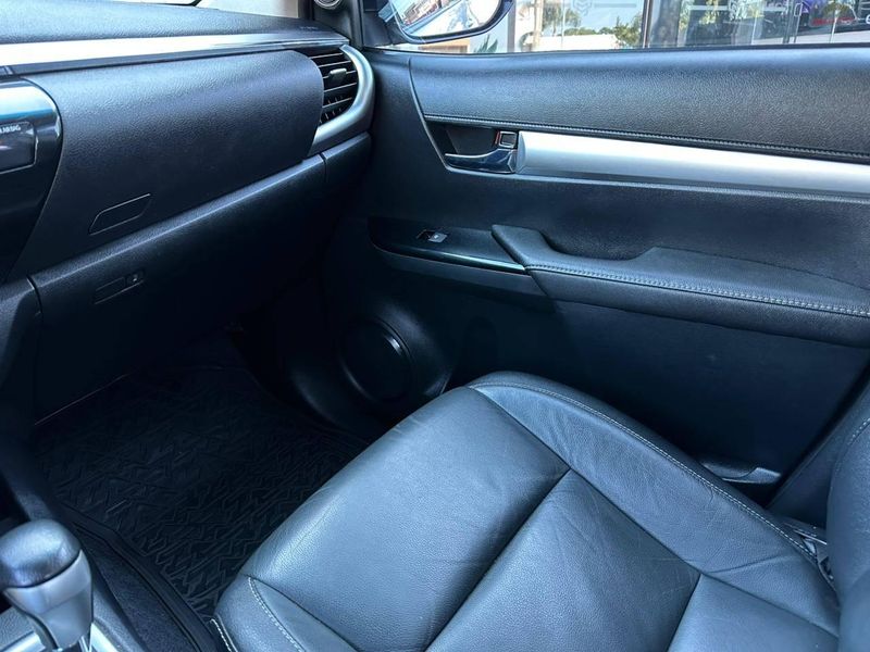 Toyota Hilux CD SRV 4×2 2.7 Flex 16V Aut. 2021/2021 CONCEPT MOTORS PASSO FUNDO / Carros no Vale Toyota Hilux CD SRV 4×2 2.7 Flex 16V Aut. 2021/2021 CONCEPT MOTORS PASSO FUNDO / Carros no Vale