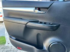 Toyota Hilux CD SRV 4×2 2.7 Flex 16V Aut. 2021/2021 CONCEPT MOTORS PASSO FUNDO / Carros no Vale