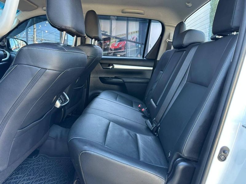 Toyota Hilux CD SRV 4×2 2.7 Flex 16V Aut. 2021/2021 CONCEPT MOTORS PASSO FUNDO / Carros no Vale Toyota Hilux CD SRV 4×2 2.7 Flex 16V Aut. 2021/2021 CONCEPT MOTORS PASSO FUNDO / Carros no Vale