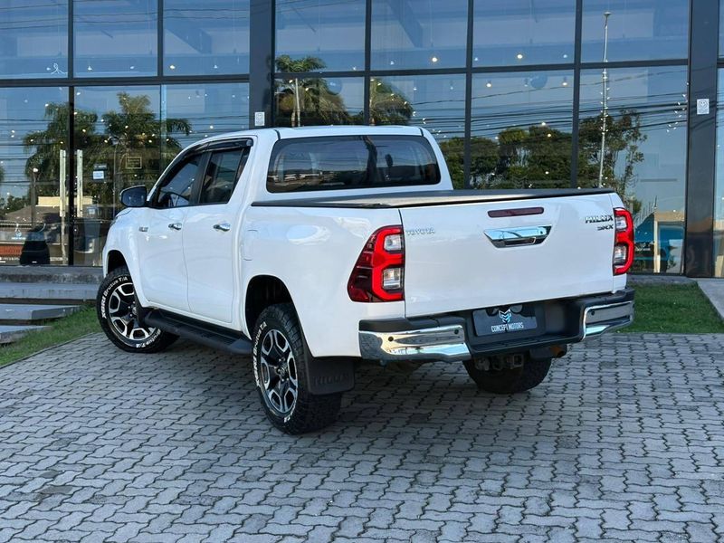Toyota Hilux CD SRV 4×2 2.7 Flex 16V Aut. 2021/2021 CONCEPT MOTORS PASSO FUNDO / Carros no Vale Toyota Hilux CD SRV 4×2 2.7 Flex 16V Aut. 2021/2021 CONCEPT MOTORS PASSO FUNDO / Carros no Vale