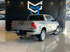 Toyota Hilux CD SRV 4×2 2.7 Flex 16V Aut. 2016/2017 CONCEPT MOTORS PASSO FUNDO / Carros no Vale