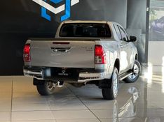 Toyota Hilux CD SRV 4×2 2.7 Flex 16V Aut. 2016/2017 CONCEPT MOTORS PASSO FUNDO / Carros no Vale