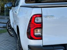 Toyota Hilux CD SRV 4×2 2.7 Flex 16V Aut. 2021/2021 CONCEPT MOTORS PASSO FUNDO / Carros no Vale