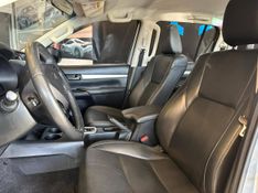 Toyota Hilux CD SRV 4×2 2.7 Flex 16V Aut. 2016/2017 CONCEPT MOTORS PASSO FUNDO / Carros no Vale