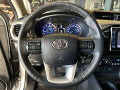 Toyota Hilux CD SRV 4×2 2.7 Flex 16V Aut. 2016/2017 CONCEPT MOTORS PASSO FUNDO / Carros no Vale