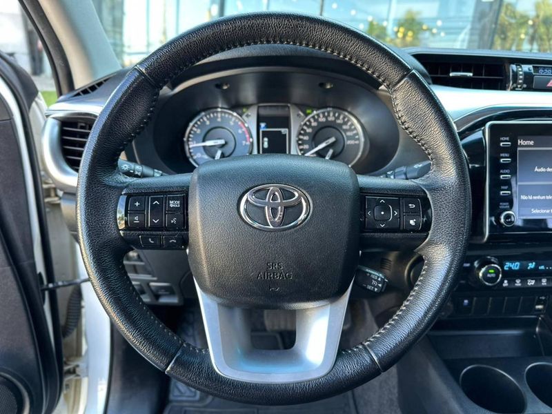 Toyota Hilux CD SRV 4×2 2.7 Flex 16V Aut. 2021/2021 CONCEPT MOTORS PASSO FUNDO / Carros no Vale Toyota Hilux CD SRV 4×2 2.7 Flex 16V Aut. 2021/2021 CONCEPT MOTORS PASSO FUNDO / Carros no Vale