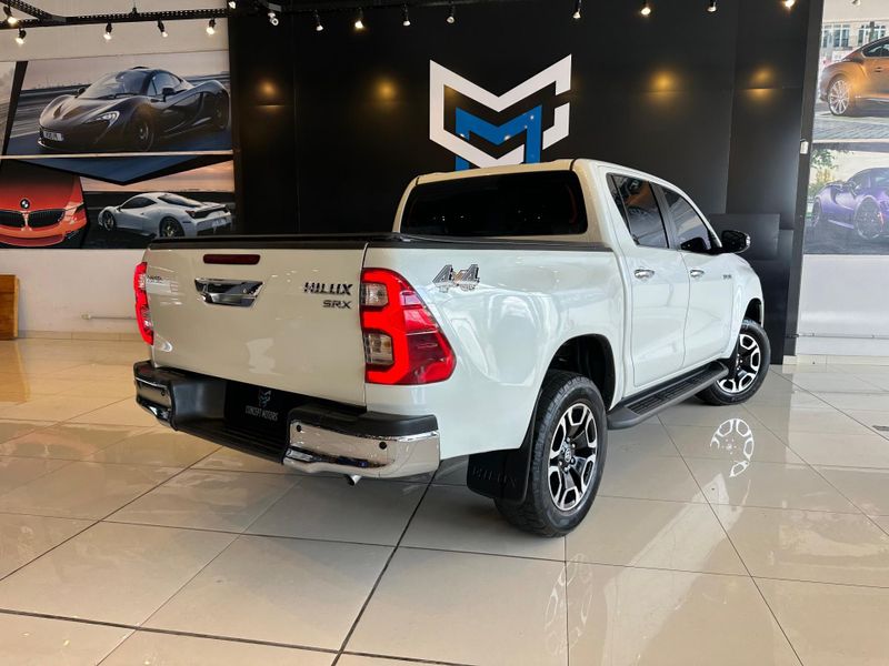 Toyota Hilux CD SRX 4×4 2.8 TDI 16V Diesel Aut. 2022/2022 CONCEPT MOTORS PASSO FUNDO / Carros no Vale