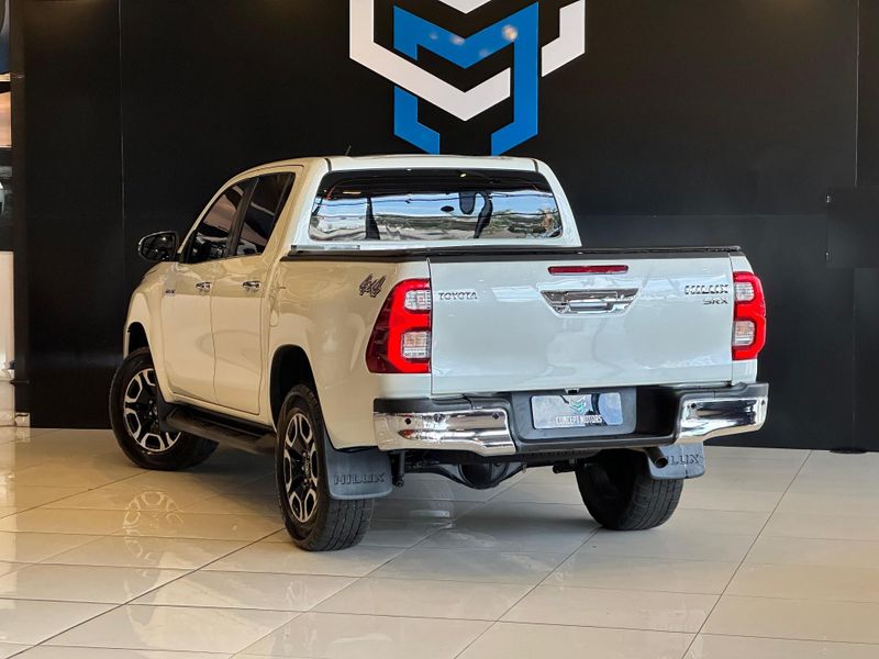 Toyota Hilux CD SRX 4×4 2.8 TDI 16V Diesel Aut. 2022/2022 CONCEPT MOTORS PASSO FUNDO / Carros no Vale