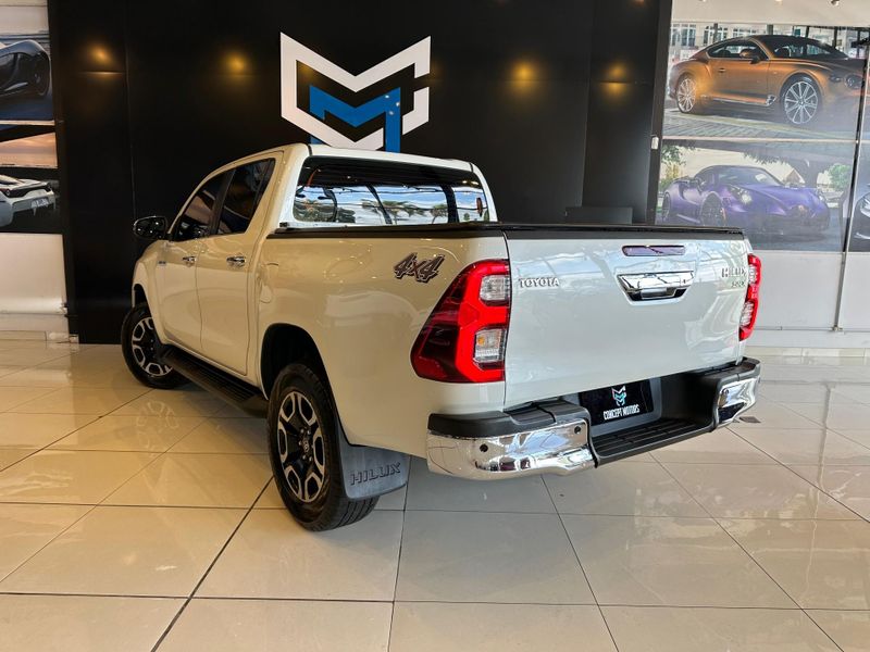 Toyota Hilux CD SRX 4×4 2.8 TDI 16V Diesel Aut. 2022/2022 CONCEPT MOTORS PASSO FUNDO / Carros no Vale