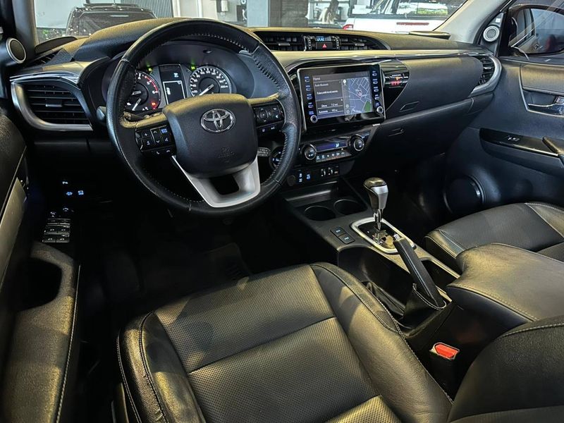 Toyota Hilux CD SRX 4×4 2.8 TDI 16V Diesel Aut. 2022/2022 CONCEPT MOTORS PASSO FUNDO / Carros no Vale