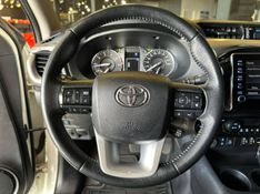 Toyota Hilux CD SRX 4×4 2.8 TDI 16V Diesel Aut. 2022/2022 CONCEPT MOTORS PASSO FUNDO / Carros no Vale