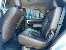 Toyota Hilux SW4 SRV 4×2 2.7 Flex 16V Aut. 2018/2019 CONCEPT MOTORS PASSO FUNDO / Carros no Vale