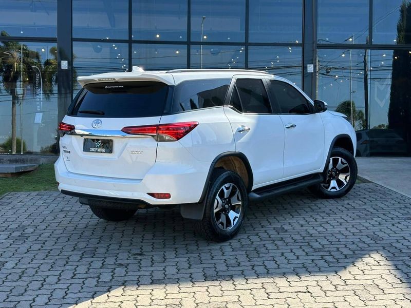 Toyota Hilux SW4 SRV 4×2 2.7 Flex 16V Aut. 2018/2019 CONCEPT MOTORS PASSO FUNDO / Carros no Vale Toyota Hilux SW4 SRV 4×2 2.7 Flex 16V Aut. 2018/2019 CONCEPT MOTORS PASSO FUNDO / Carros no Vale