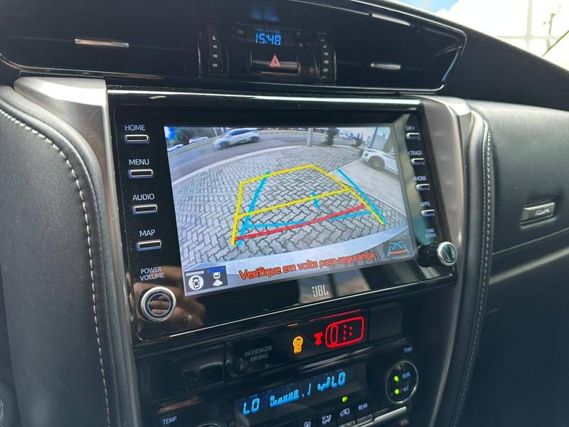 Toyota Hilux SW4 SRX 4×4 2.8 TDI 16V Dies Aut. 2022/2022 CONCEPT MOTORS PASSO FUNDO / Carros no Vale