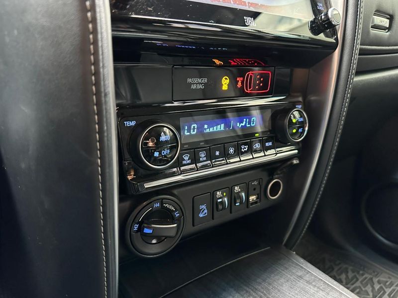 Toyota Hilux SW4 SRX 4×4 2.8 TDI 16V Dies Aut. 2022/2022 CONCEPT MOTORS PASSO FUNDO / Carros no Vale