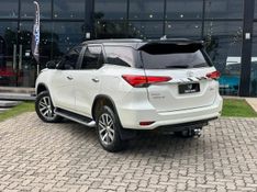 Toyota Hilux SW4 SRX 4×4 2.8 TDI 16V Dies Aut. 2017/2018 CONCEPT MOTORS PASSO FUNDO / Carros no Vale