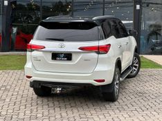 Toyota Hilux SW4 SRX 4×4 2.8 TDI 16V Dies Aut. 2017/2018 CONCEPT MOTORS PASSO FUNDO / Carros no Vale